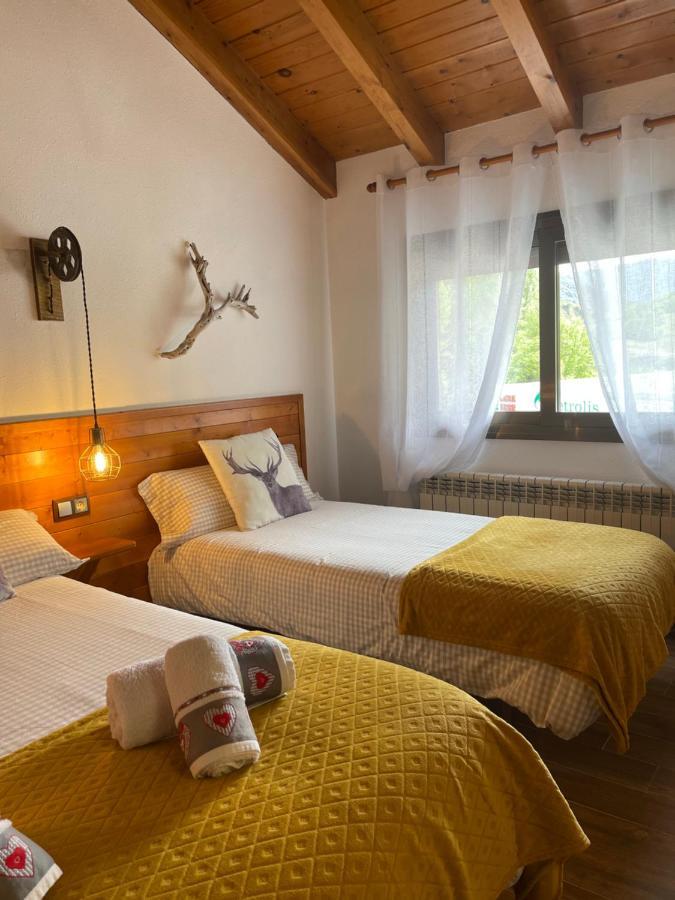 Duplex Alpino Lejlighed Rialp Eksteriør billede